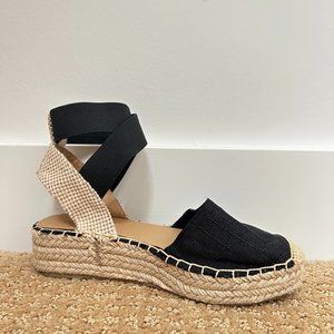 SODA brand Espadrilles! Black and tan